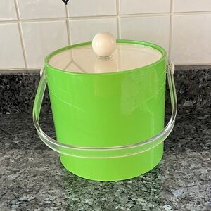 MCM KRAFTWARE Vinyl Insulated Ice Bucket With Handle & Lid In Vibrant Green